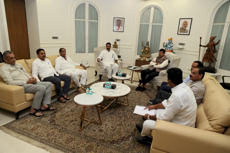 *भीमा नदीकाठचा विद्युत पुरवठा लवकरच होणार सुरळीत*  *खासदार अन आमदार यांचेसह महायुतीच्या शिष्टमंडळाची ना. देवेंद्र फडणवीस यांचेकडे केली होती मागणी*  *सागर बंगल्यावर बंगल्यावरून जिल्हाधिकारी यांना तात्काळ दिले आदेश*