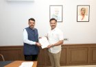 *वादळी वाऱ्यातील नुकसानीची सरसकट भरपाई मिळावी*  *ना. फडणवीस यांच्याकडे अभिजीत पाटील यांची निवेदनाद्वारे मागणी*