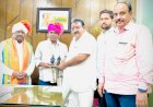 *प्रदेश सरचिटणीस यांची प्रदेशाध्यक्ष नागेशदादा फाटे यांच्या संपर्क कार्यालयास सदिच्छा भेट*  *फाटे परिवाराच्या वतीने यथोचित सन्मान*
