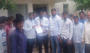 *गरिबांच्या प्रश्नासाठी छावा क्रांतिवीर सेना आक्रमक*   *भंडीशेगाव येथील डोंबारी समाजातील लोकांना बेसुमार वीजबिले* *  महावितरण विभागाकडे न्याय देण्यासाठी निवेदन सादर*