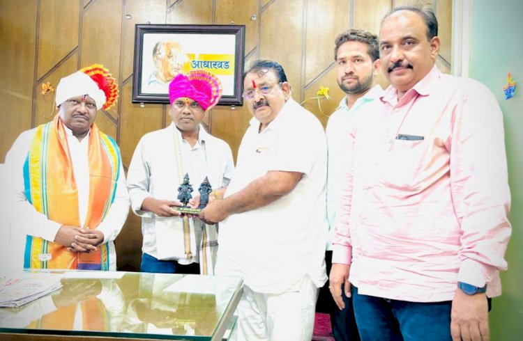 *प्रदेश सरचिटणीस यांची प्रदेशाध्यक्ष नागेशदादा फाटे यांच्या संपर्क कार्यालयास सदिच्छा भेट*  *फाटे परिवाराच्या वतीने यथोचित सन्मान*