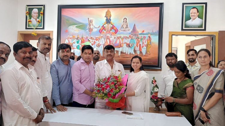 ना. अदिती तटकरे यांचेकडून चेअरमन कल्याणराव काळे यांना  वाढदिवसानिमित्ताने  शुभेच्छा!*