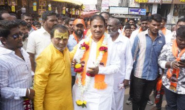 *पंढरपूर शहरातील तरुणाईसह मंदिर परिसरात  दिलीप धोत्रे यांनाच पसंदी*  *कधीही उपलब्ध होणारा, आपला नेता म्हणुन, धोत्रे यांचा चूरशीच्या उमेदवारीत समावेश* 