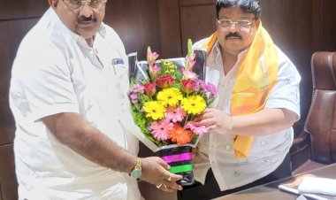 *आ. राजाभाऊ खरे यांचा प्रदेशाध्यक्ष नागेशदादा फाटे यांचेकडून सत्कार*