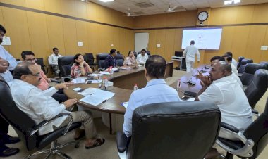 *उजनी उजव्या कालव्यात उद्यापासून पाणी सुटणार -आ समाधान आवताडे*  *उजनी कालवा सल्लागार समितीची जलसंपदा मंत्री ना.विखे-पाटील यांच्या अध्यक्षतेखाली बैठक संपन्न*