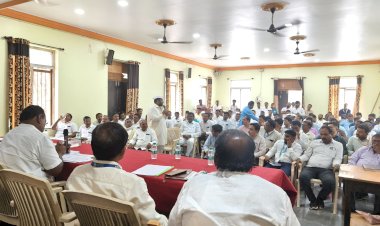 *पीक कर्ज, शैक्षणिक कर्ज, मुद्रा लोन, विश्वकर्मा योजना तसेच विविध महामंडळांची कर्ज वेळेत उपलब्ध करून द्या*    *आ. समाधान आवताडे यांच्या बँकांना सूचना*  *आ. समाधान आवताडे यांनी घेतली बँक अधिकाऱ्यांसह  विविध विषयांवर आढावा बैठक* 