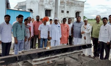 *उद्योग व व्यापार विभागाचे प्रदेशाध्यक्ष नागेश फाटे यांच्या उद्योगात आणखी एक नवीन व्यवसायाची भर*  *एन.पी प्रीकास्ट कंपाउंड वॉल्स कंपनी नागरिकांच्या सेवेत सुरू*