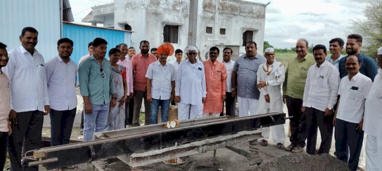 *उद्योग व व्यापार विभागाचे प्रदेशाध्यक्ष नागेश फाटे यांच्या उद्योगात आणखी एक नवीन व्यवसायाची भर*  *एन.पी प्रीकास्ट कंपाउंड वॉल्स कंपनी नागरिकांच्या सेवेत सुरू*