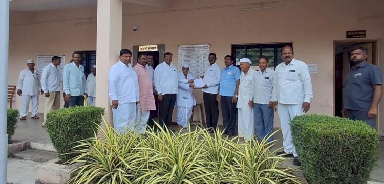 *सहकार शिरोमणी की बचाव संघर्ष समिती पेटली इरेला*!  *थेट कारखाना स्थळावर जावून दिली कार्यकारी संचालकाकडे केली रीतसर चौकशी*