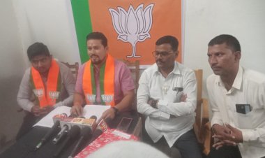 *पंढरपूरच्या मध्यभागी उघडले भाजपचे मध्यवर्ती कार्यालय*   *न. पा. निवडणुकीसाठी इच्छुकांनी मागणी अर्ज करण्याचे शहराध्यक्ष लाला पालकर यांचे आवाहन*