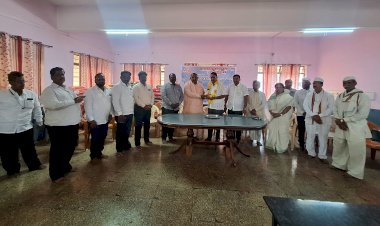 *खा .शरद पवार यांच्या वाढदिवसानिमित्त मातोश्री वृद्धाश्रमात मिष्टान भोजन*  *उद्योग व व्यापार विभागाचे प्रदेशाध्यक्ष नागेश फाटे यांच्या पुढाकाराने संयोजन*