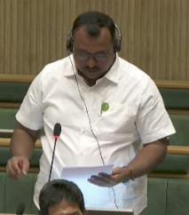 *कंत्राटी कर्मचाऱ्यांना शासकीय सेवेत सामावून घ्या*  *पंढरपूरचे आ.समाधान आवताडे यांची आरोग्य विभागाच्या कर्मचाऱ्यांसाठी विधानसभेत मागणी*