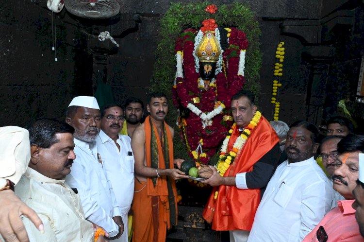 मा. आ.प्रशांतराव परिचारक यांच्या हस्ते सूर्यनारायणाची महापूजा संपन्न  