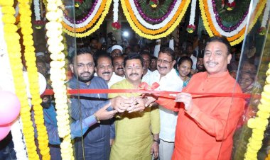 *नगरसेविका सौ माधुरीताई धोत्रे यांच्या जन कार्यालयाचे उदघाटन*  *प्रभाग क्रमांक १७ मधील नागरिकांच्या समस्या सुटणार जागेवरच*