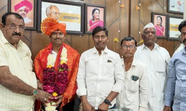 *बृहन्मुंबई महानगरपालिका कार्यकारी सहाय्यक पदी निवड झाल्याबद्दल उमेश पोरे यांचा सत्कार*