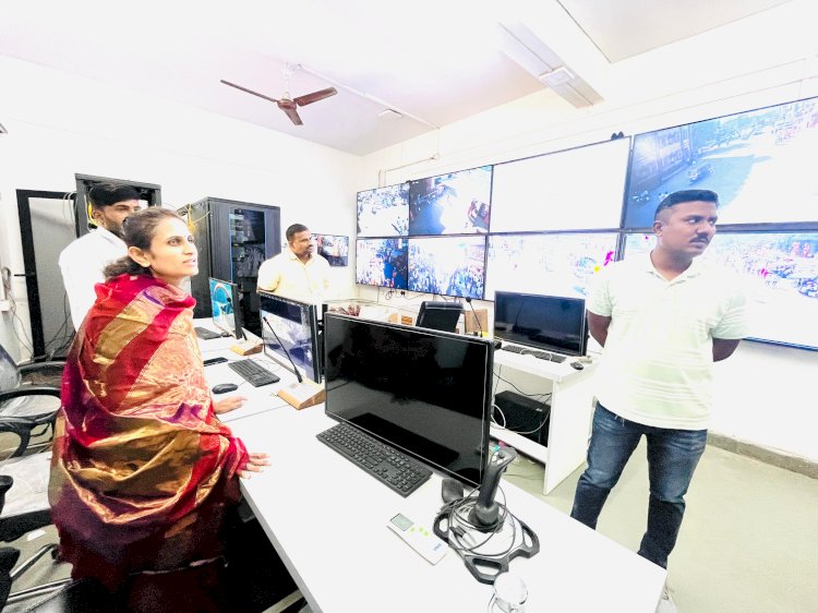 *पंढरीतील सर्व सीसीटीव्ही सुरू करा*   *नूतन नगराध्यक्ष डॉक्टर प्रणिता ताई भालके यांच्या  सूचना*   *नगराध्यक्षांनी दिली पोलीस संकुलातील सीसीटीव्ही केंद्राला  अचानक भेट*