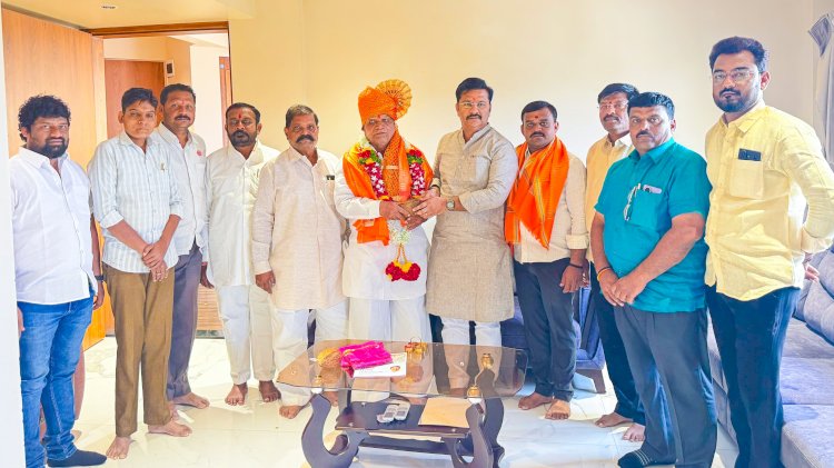 *आ. अभिजीत पाटील यांच्या रणनीतीचा वाडीकुरोलीतून शुभारंभ*   *भाजपात गेलेल्या काळे यांचे विश्वासू  कार्यकर्ते आ. अभिजीत पाटील यांच्या गटात*