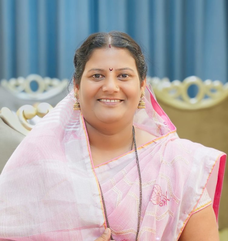 *शाळा, रस्ते व आरोग्य सुविधांवर अधिक काम करणार*  महिला सक्षमीकरण व युवकांना रोजगार मिळवून देणे महत्वाचे  *पंढरपूर श्रमिक पत्रकार संघाच्या वार्ताला कार्यक्रमात वाखरी जिल्हा परिषद सदस्य मयुरीताई बागल यांनी दिली माहिती*