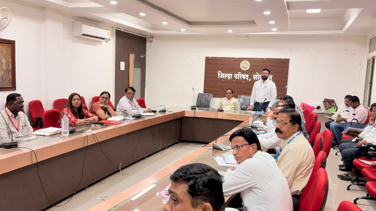 *सोलापूर जिल्ह्यातील आरोग्य सेवा सक्षम करण्यावर भर देणार*  -  *आरोग्य सभापती चेतनसिंह केदार सावंत गर्जना*  *आरोग्य केंद्र व उपकेंद्रांमध्ये विशेष स्वच्छता मोहीम राबवण्याच्या सूचना* 