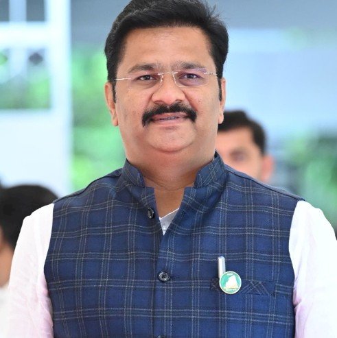 *या अधिवेशनातही दूध भेसळ करणाऱ्या विरुद्ध कारवाई करण्यासाठी आ. अभिजीत पाटील यांचा आवाज घुमला*  *जनतेच्या आरोग्याशी खेळणारे दूध-गुटखा माफिया आणि भ्रष्ट अधिकाऱ्यांवर 'मोक्का' लावण्याची केली आवर्जून मागणी*