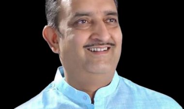 *मुंढेवाडी येथील भीमा नदीवरील मंजूर पुलाचे 'पूल कम बंधाऱ्यात रूपांतर करा; आमदार प्रशांत परिचारकांची मुख्यमंत्र्यांकडे आग्रही मागणी*  *मुख्यमंत्र्यांची सकारात्मक भूमिका; तातडीने कार्यवाही करण्याचे संबंधित विभागांना आदेश, प्रश्न लवकरात लवकर मार्गी लावण्याचे दिले आश्वासन*