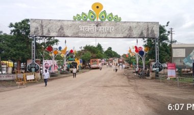 आषाढी यात्रेसाठी पंढरपूर नगरपालिका प्रशासन सज्ज                                                   मुख्याधिकारी- महेश रोकडे  *वारी कालावधीत नगरपालिका प्रशासनाकडून २५०० कर्मचाऱ्यांची नियुक्ती*  *दररोज 45 एमएलडी पाणीपुरवठा, 50 पाण्याचे  टँकर उपलब्ध* 