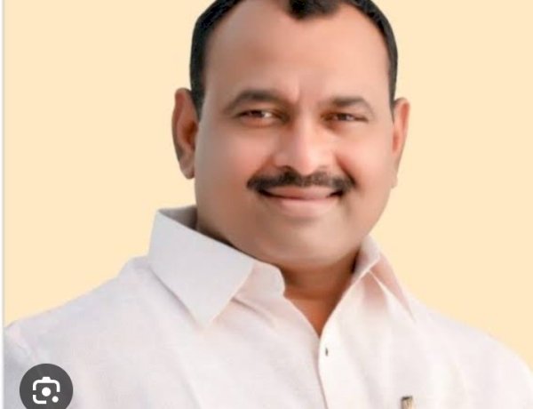 *भीमा व नीरा नदीतून वाहून जाणाऱ्या पाण्याने तलाव, ओढे, नाले भरून द्या* -  *आ. समाधान आवताडे यांची जलसंपदा मंत्री राधाकृष्ण विखे पाटील यांच्याकडे मागणी *.