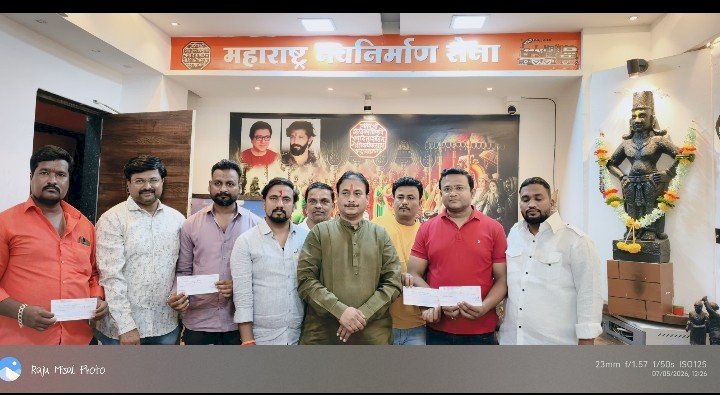 *अतिक्रमण कारवाईला विरोध नाही; पण गरीबांचे संसार उद्ध्वस्त करणे अन्यायकारक : मनसे नेते दिलीप धोत्रे*  *मनसेची स्थानिक व्यावसायिकांना प्रत्येकी १० हजार रुपयांची आर्थिक मदत*