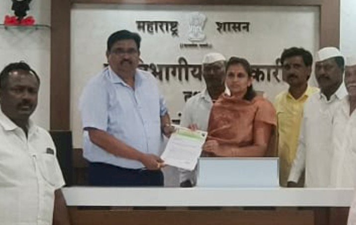 *भाटघर व उजनी धरणाच्या डावा व उजवा कालव्यातून पंढरपूर तालुक्यातील मायनर व तलाव भरून मिळावेत*  *पंढरीच्या नगराध्यक्षा,डॉ.प्रणिता भालके यांची शेतकऱ्यासमवेत प्रांताधिकारी यांचेकडे निवेदनाद्वारे मागणी*