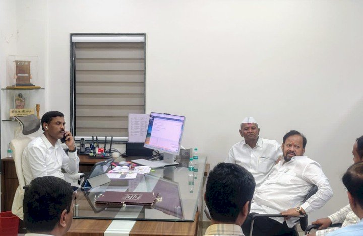 *सांगोला तालुक्यातील बळीराजाच्या हक्काच्या पाण्यासाठी  ढाण्या वाघाचा पुढाकार*   *पाणीप्रश्न सोडविण्यासाठी  माजी आ.शहाजीबापू पाटील प्रशासकीय यंत्रणेला सूचना*