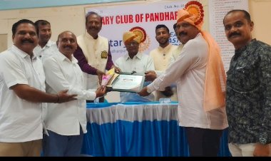 *रोटरी क्लब पंढरपूरतर्फे मुख्याध्यापक काशिनाथ गोगाव यांचा ‘नेशन बिल्डर अवॉर्ड’ने    सन्मानित* *३० वर्षांच्या शैक्षणिक सेवेला मानाचा मुजरा; शिक्षक दिनाच्या पार्श्वभूमीवर उल्लेखनीय कार्याचा सन्मान*