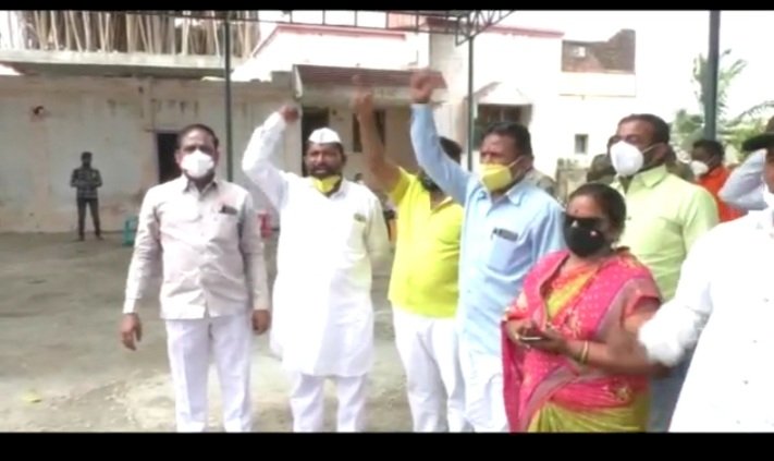 संघर्ष समितीच्या आंदोलनाला यश शिवसेनेचे आ शहाजीबापू पाटील यांचा पाठिंबा