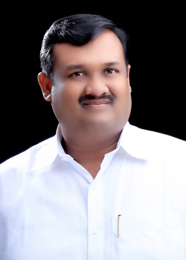 सहकार शिरोमणी साखर कारखान्याचे विरुद्ध आर आर सी च्या कारवाईसाठी प्रादेशिक सह (साखर) यांच्याकडे केली मागणी ! याच कारखान्याचे संचालक दीपक पवार हे ऊस उत्पादकांच्या हक्काचे पैसे मिळवून देण्यासाठी चेअरमन काळे यांच्या विरुध्द आतापासूनच मैदानात