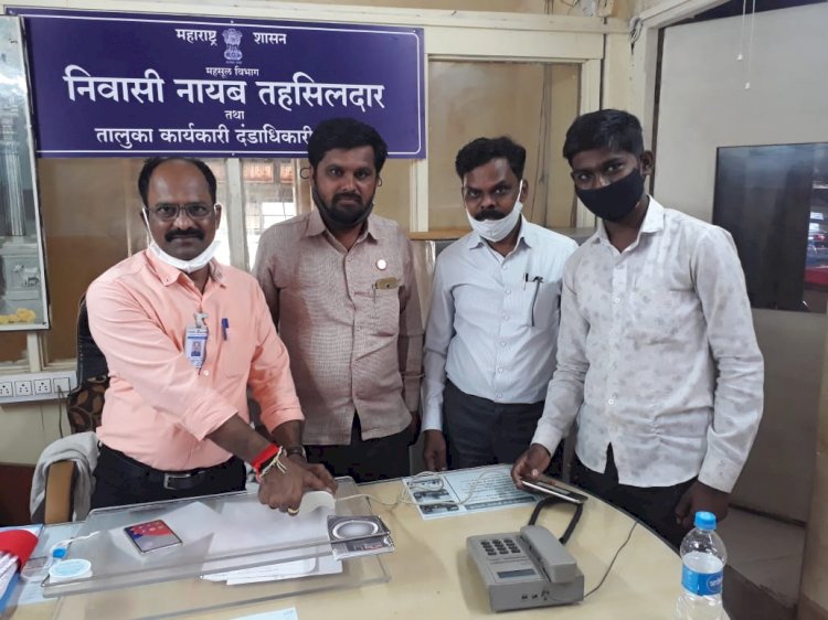 *आधार मोबाईल लिंकिंग शिबिराची तहसील कार्यालय येथे उत्साहात सुरुवात*