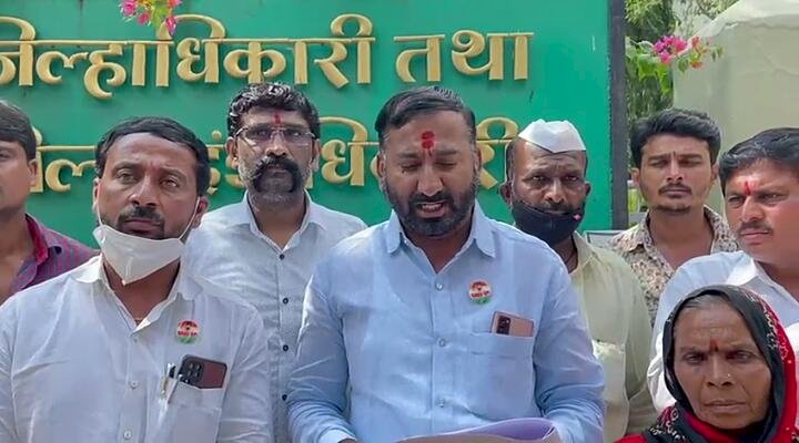 *चुलतीची जमीन पुतण्याने कोतवालाच्या सहकार्याने लाटली ..*. *पंढरपूरच्या तहसीलदारांनी केली वाटणी ....* *पंढरपूर तालुक्यातील करोळे येथील घटना* *प्रहारची जिल्हाधिकाऱ्यांकडे तक्रार अन न्याय न मिळाल्यास आंदोलनाचा इशारा*..