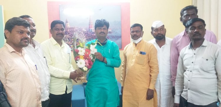 *पुनर्वसन विभागाच्या भ्रष्टाचाराचा प्रश्न विधानपरिषदेत मांडणार : आ. गोपीचंद पडळकर* * सोलापूर पुनर्वसन भ्रष्टाचारासंदर्भात आरपीआयचे शिष्टमंडळ आमदार पडळकर यांच्या भेटीला*.