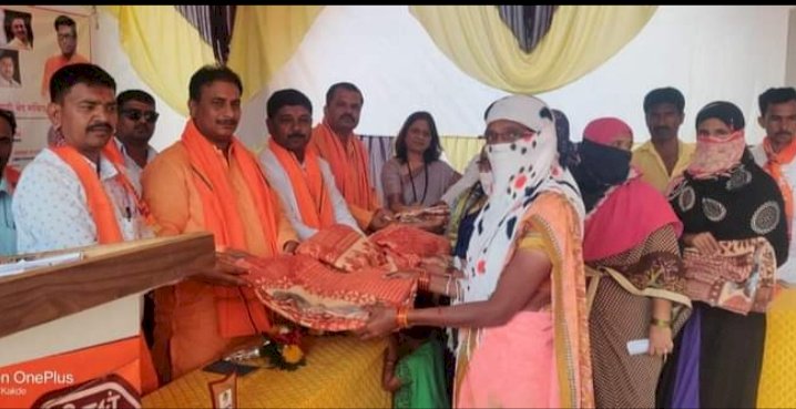 *सक्तीने बचतगट वसुली केल्यास मनसेशी गाठ:दिलीप धोत्रे* *कोरोनामुळेआर्थिक हतबल झालेल्या बचतगट महिलांना फिरून एकदा मनसेकडून दिलासा*