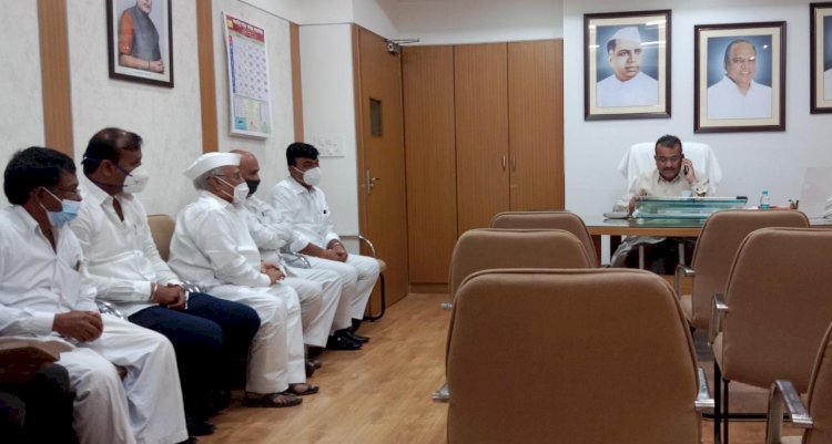 *कल्याण काळे यांच्या मध्यस्थीने विठ्ठल साखर कारखान्यावरील जप्तीच्या कार्यवाहीला स्थगिती* *14 डिसेंबर ला राज्य बँकेचे अधिकारी येणार होते मालमत्ता जप्त करण्यासाठी*