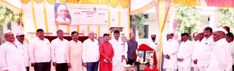 *स्व वसंतदादा हे परिस्थितीचे चटके सहन करत, शेवटच्या श्वासापर्यंत लोककल्याणासाठी झटलेले लोकनेते होते* * स्व.वसंतराव काळे यांच्या जयंती निमित्ताने प्राचार्य दादासाहेब साळुंखे यांचे प्रतिपादन*