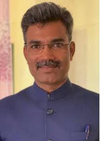 *पंढरपूरचे प्रांताधिकारी गजानन गुरव यांची वर्षपूर्तीकडे यशस्वी वाटचाल सुरू* *कामाचा उरक असणारे अधिकारी असल्यानेच त्यांच्याकडे जोखमीचे अनेक पदभार* *सर्वच कार्यालयात आपला वचक ठेवूनच कामकाजात गती*