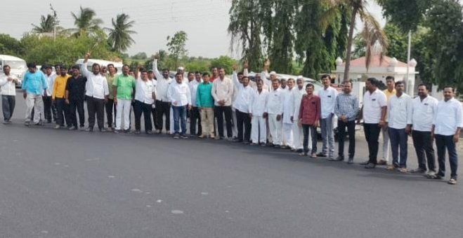*दाते मंगल कार्यालयातील सभेसाठी वाडीकुरोली एकवटली*! *समाधान काळे यांच्या नेतृत्वाखाली मोठे शक्तिप्रदर्शनाने उपस्थित राहण्याची तयारी*