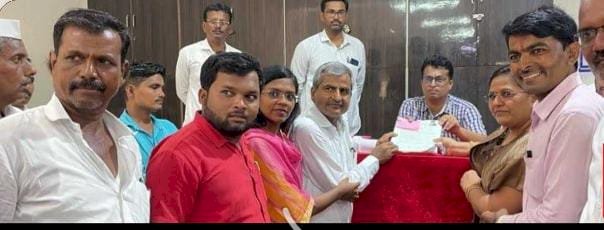 *डॉ.बी पी रोंगेसर यांची विठ्ठलच्या निवडणुक रिंगणात यावेळीही उडी* *शेवटच्या दिवशी सर्व पॅनल चे अर्ज दाखल केल्यामुळेसत्ताधारी आणि विरोधकांमध्ये खळबळ*