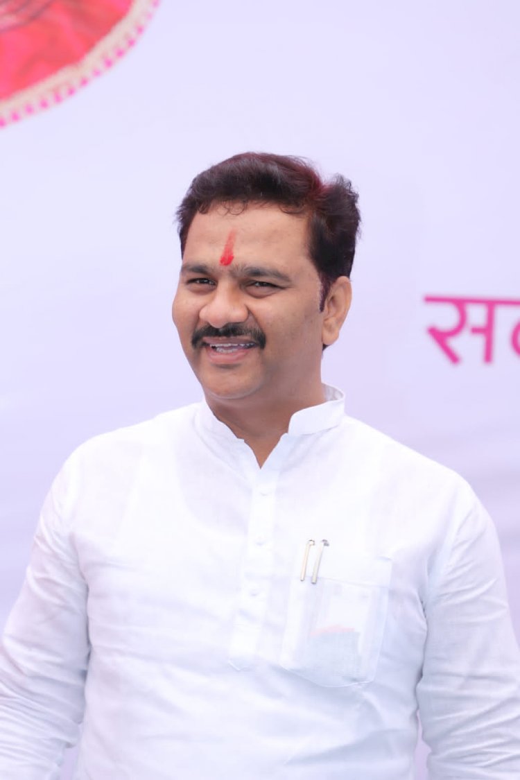 *अभिजीत पाटील यांचे पॅनल निवडणूक रिंगणात उतरणारच !* *विठ्ठलच्या सत्ताधारी आणि विरोधकमधील धडकी कायम* *रविवारी पिराची कुरोली येथे संध्याकाळी सभा*