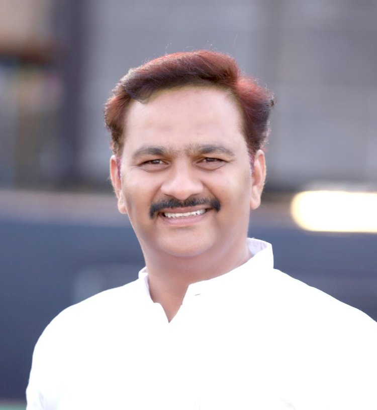 *विठ्ठल परिवाराचे नेते अभिजीत पाटील यांच्या वाढदिवसानिमित्त स्तुत्य उपक्रम* *आज विठ्ठल साखर कारखान्याच्या कामगारांचे सर्वरोग निदान शिबीर* *१ऑगस्ट रोजी भव्य रक्तदान शिबीर, वृक्षारोपणसह विविध कार्यक्रम*