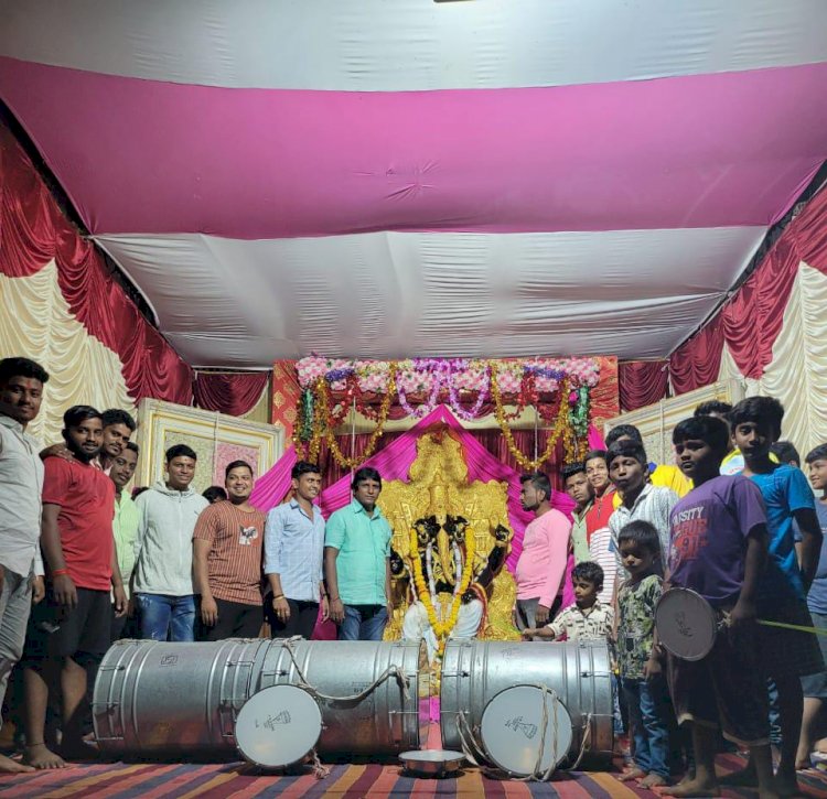 *समाजसेवक संजयबाबा ननवरे मित्र परिवारातर्फे बालाजी गणेशोत्सव तरुण मंडळाला ढोल ताशा भेट* *नेहमीच मदतीचा हात देणाऱ्या संजयबाबाचे मंडळ कडून मानले आभार*