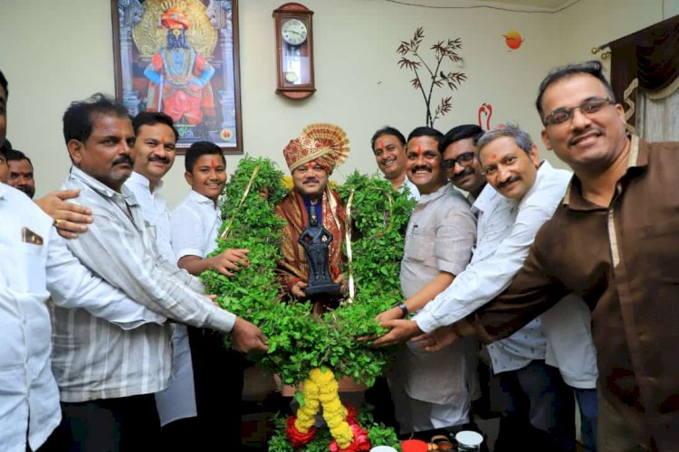 *प्रवीण दरेकर यांची महेश साठे यांच्या निवासस्थानी सदिच्छा भेट*