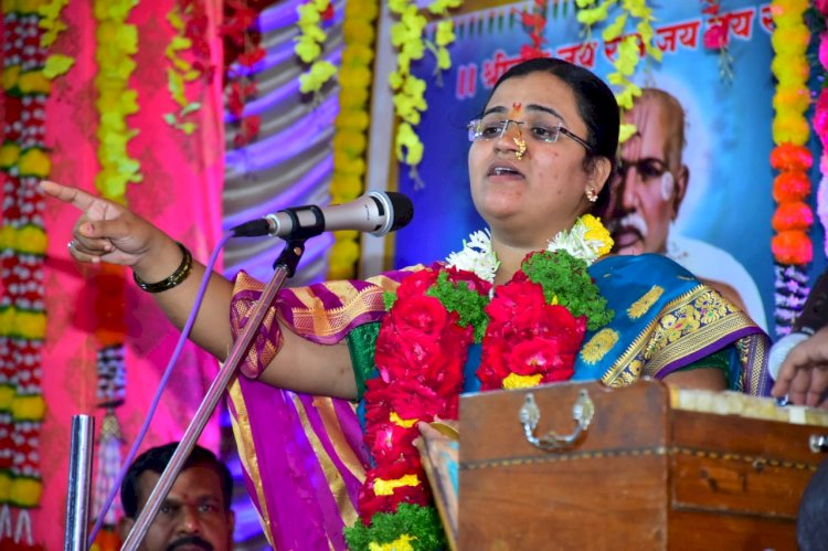 *माणूस किती दिवस जगला हे महत्त्वाचे नसून कसा जगला हे महत्त्वाचे आहे:-नम्रता व्यास-निमकर.* *करकंब श्री चौंडेश्वरी पौष पौर्णिमा नारदीय कीर्तन महोत्सवाला रसिकांचा भरभरून प्रतिसाद