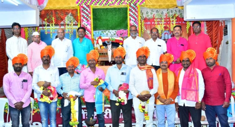 *श्री चौंडेश्वरी मंदिर कोष्टी समाज ट्रस्ट करकंब यांचे वतीने पत्रकार दिनानिमित्ताने पत्रकारांचा सन्मान.* *श्री शाकंभरी (चौंडेश्वरी)पौष पौर्णिमा करकंब कोष्टी समाजाच्या वतीने उत्साहात सांगता.*