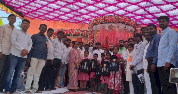 *करकंब येथे महात्मा फुले जयंती विविध सामाजिक उपक्रमांनी साजरी *