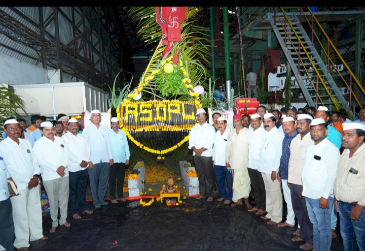 *शेतकरी व ऊस उत्पादकांचे आर्थिक हित जपण्यासाठी आवताडे शुगर कटीबद्ध - संजय आवताडे* *आवताडे शुगरच्या दुसऱ्या गळीत हंगामाचा रोलर पूजन संपन्न*